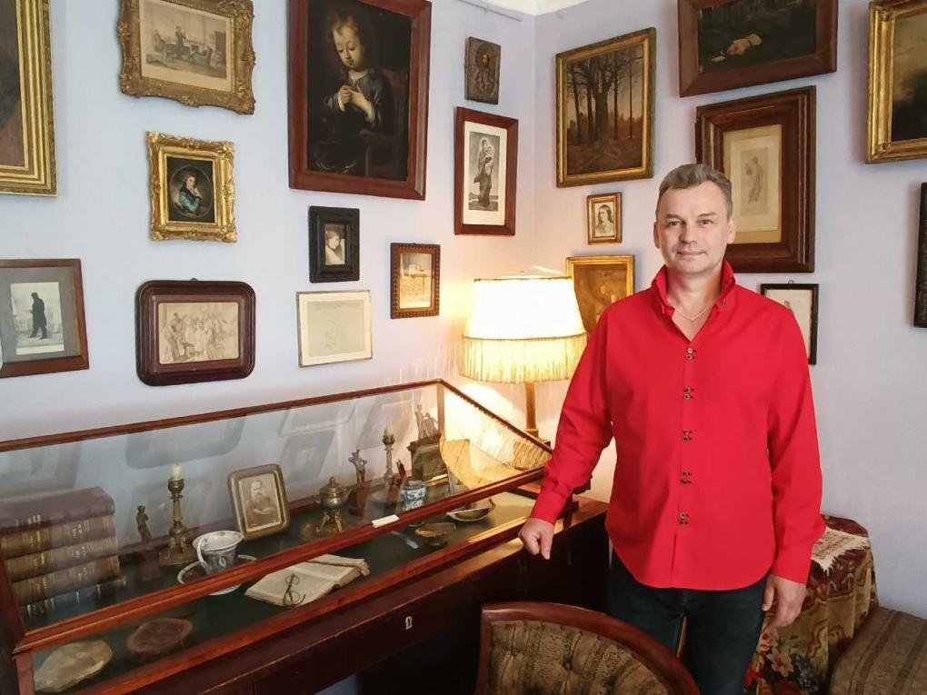 Бесконечность на кончике иглы: как мастер из Новосибирска создаёт композиции в игольном ушке