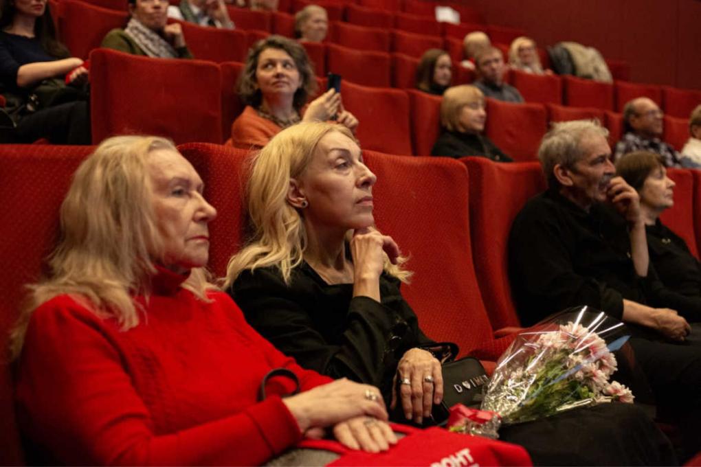 В Новосибирске состоялась премьера фильма «Цвет победы» о художниках-фронтовиках