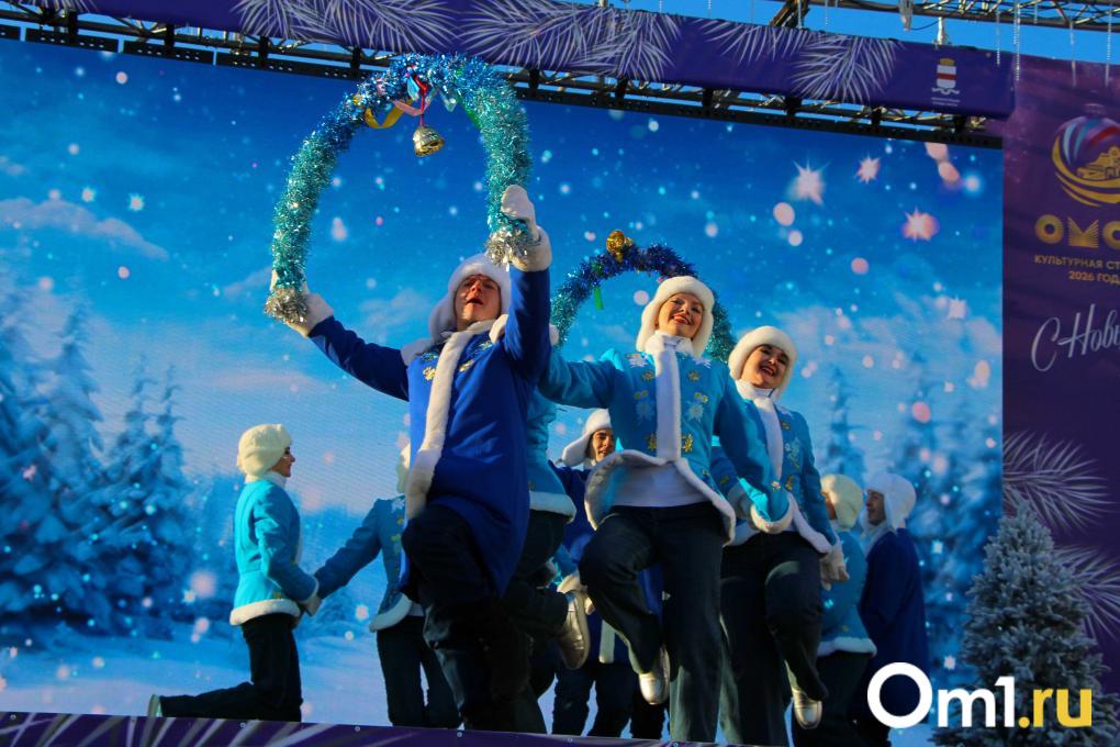 Зажгли звезду: в Омской крепости открыли главную городскую ёлку