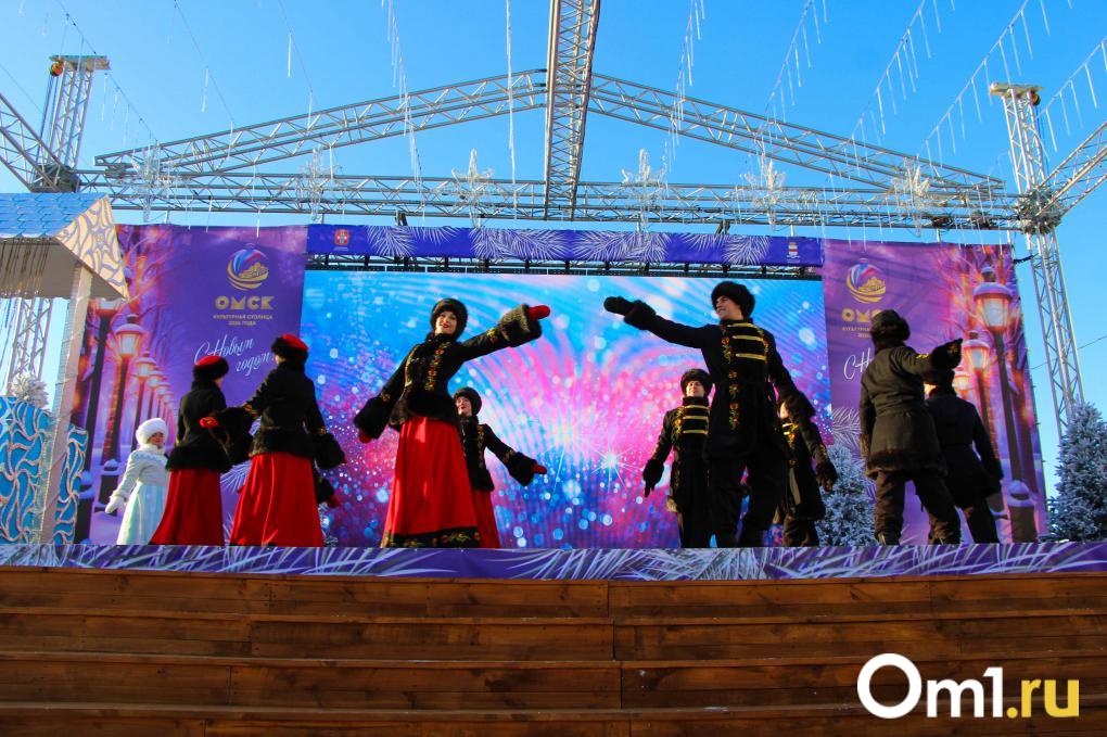 Зажгли звезду: в Омской крепости открыли главную городскую ёлку