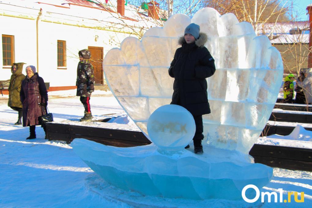 Зажгли звезду: в Омской крепости открыли главную городскую ёлку