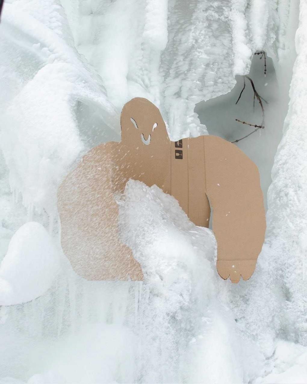 Омские художники создали героя, который ищет точки прорыва теплотрасс