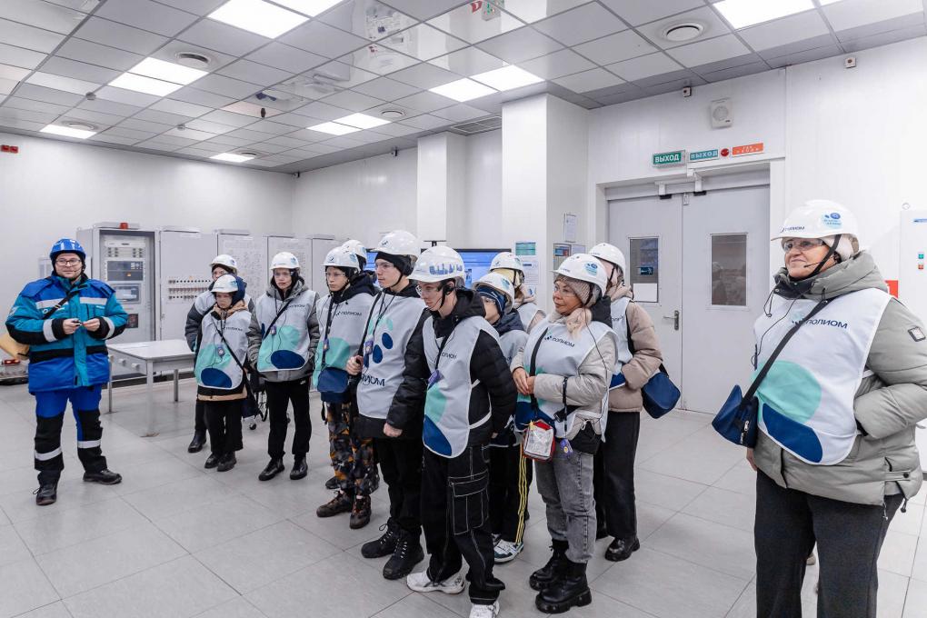 Химия добра: воспитанникам Дома детства на Кордной показали работу современного завода