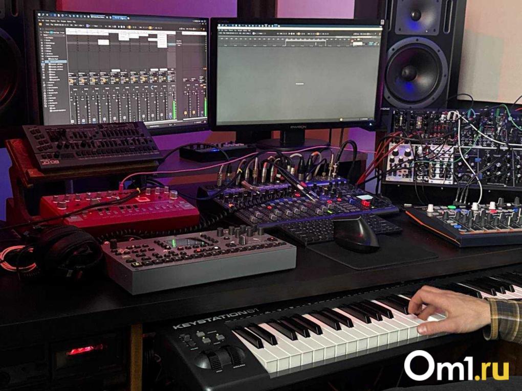 Поймать каждый звук: омич создаёт музыкальные инструменты, которых ещё не видел мир