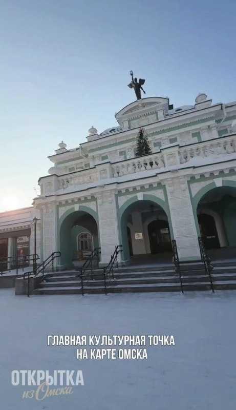 Поворотный круг и буфет «для своих»: изучаем Драмтеатр с необычной стороны