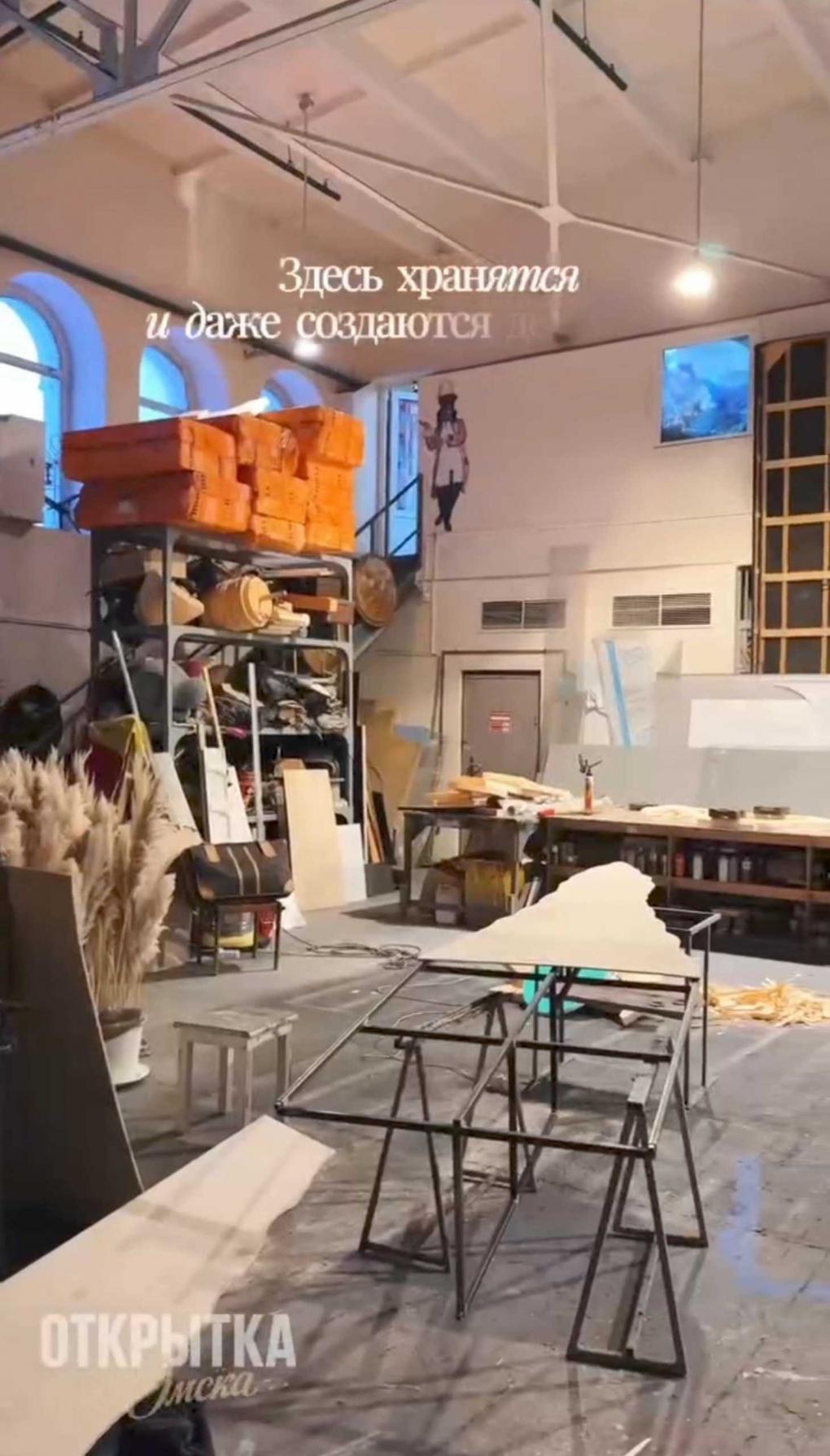 Поворотный круг и буфет «для своих»: изучаем Драмтеатр с необычной стороны