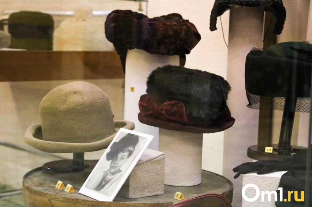 В Омске покажут шапки из пыжика и кролика: почему одни шли, а другие стояли?