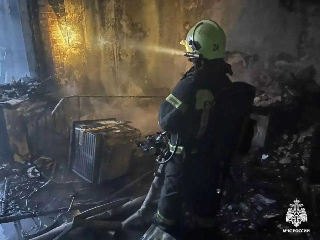 В МЧС опубликовали фото из сгоревшей квартиры в Кузьминках
