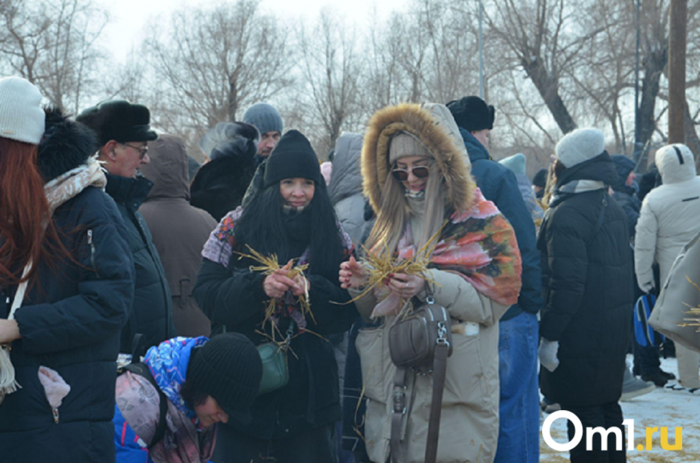 Сожжение гиганта, чайные и блинные рекорды: как омичи погуляли на Масленице в городе