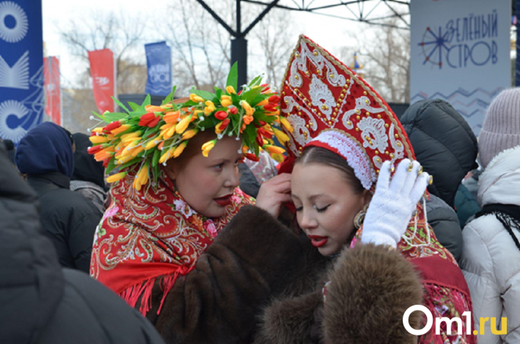 Сожжение гиганта, чайные и блинные рекорды: как омичи погуляли на Масленице в городе