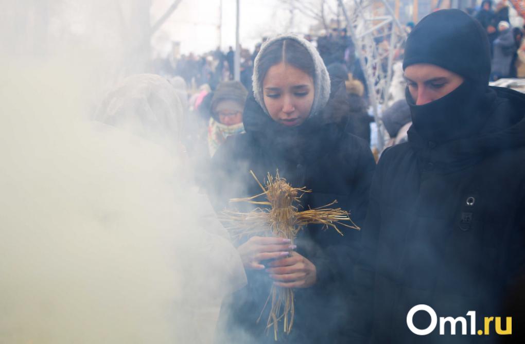 Сожжение гиганта, чайные и блинные рекорды: как омичи погуляли на Масленице в городе