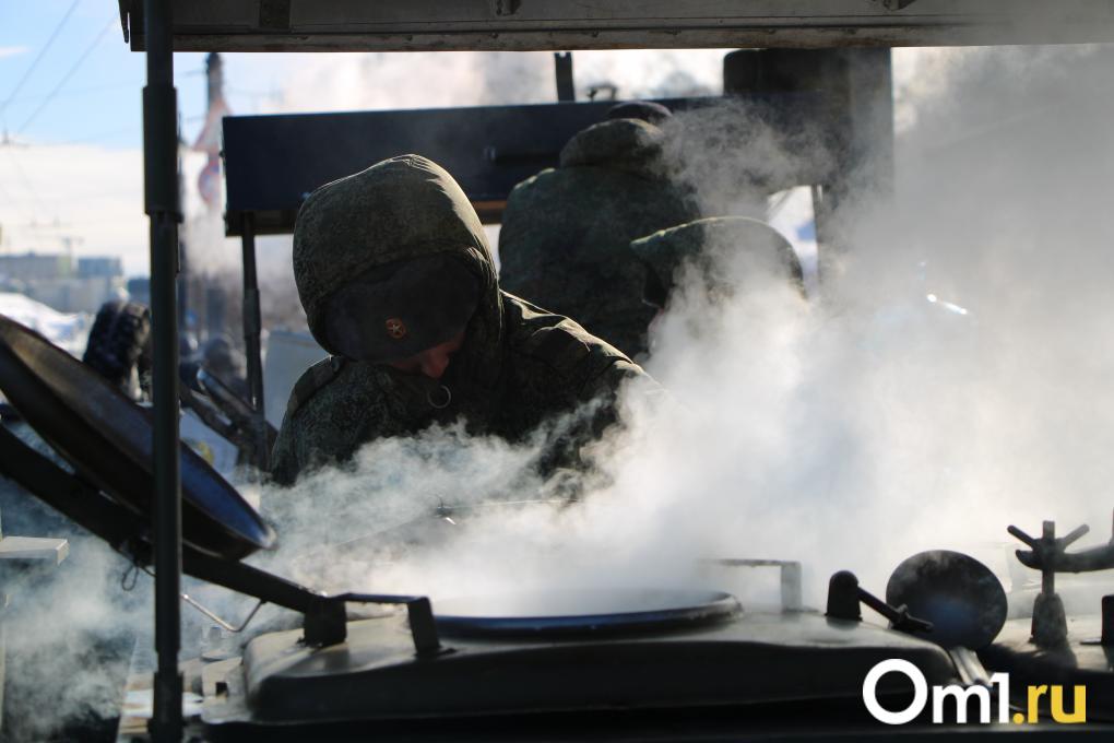 Сожжение гиганта, чайные и блинные рекорды: как омичи погуляли на Масленице в городе