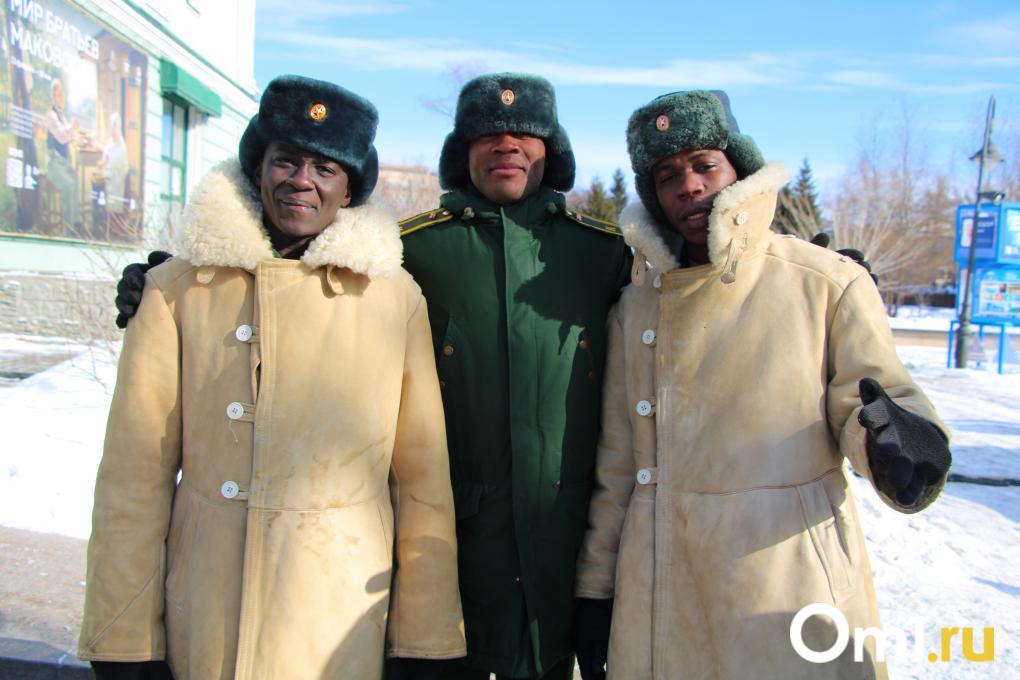 Сожжение гиганта, чайные и блинные рекорды: как омичи погуляли на Масленице в городе