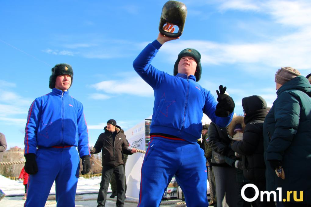 Сожжение гиганта, чайные и блинные рекорды: как омичи погуляли на Масленице в городе