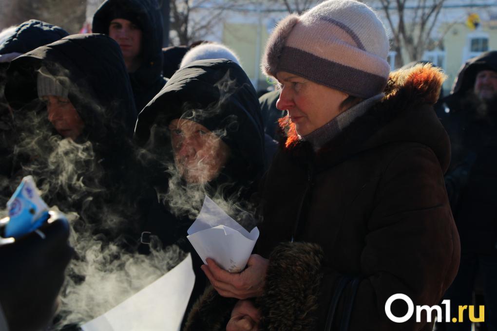 Сожжение гиганта, чайные и блинные рекорды: как омичи погуляли на Масленице в городе