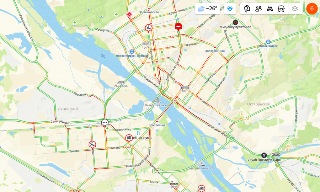 В Новосибирске образовались большие пробки утром 24 февраля