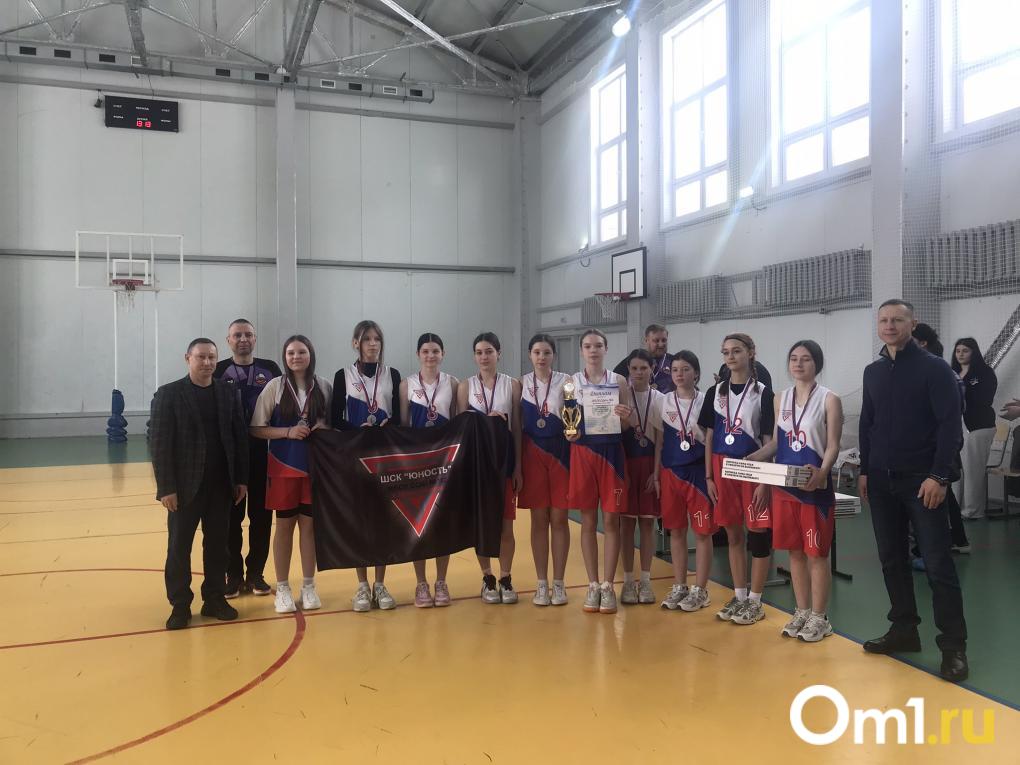 В Новосибирске определили победителя школьной баскетбольной лиги «Кировка» среди девушек