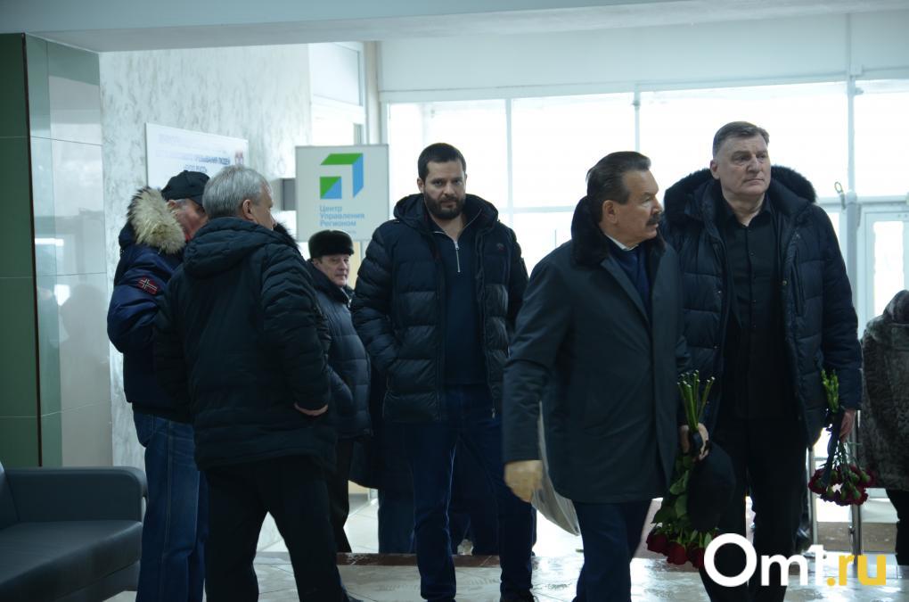 Три омских мэра проводили в последний путь Виктора Шрейдера: как это было