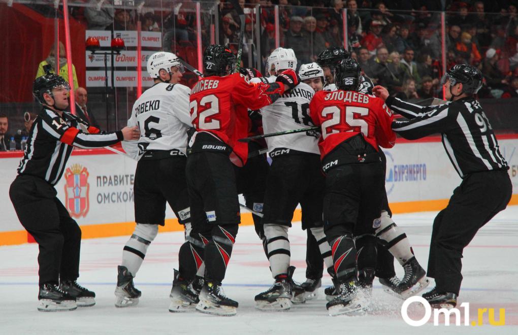 Старый добрый хоккей: вот как прошла первая игра в обновлённом СКК Блинова