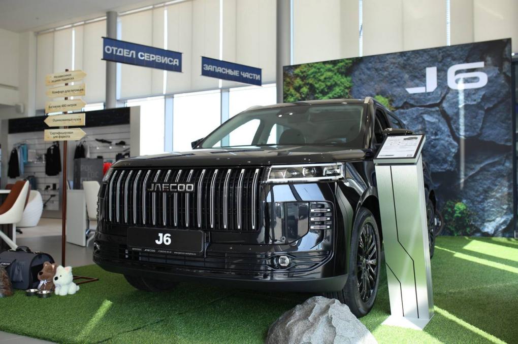 Двойная премьера весны: в омском автосалоне «OMODA|JAECOO Автоплюс» презентовали эффектные кроссоверы