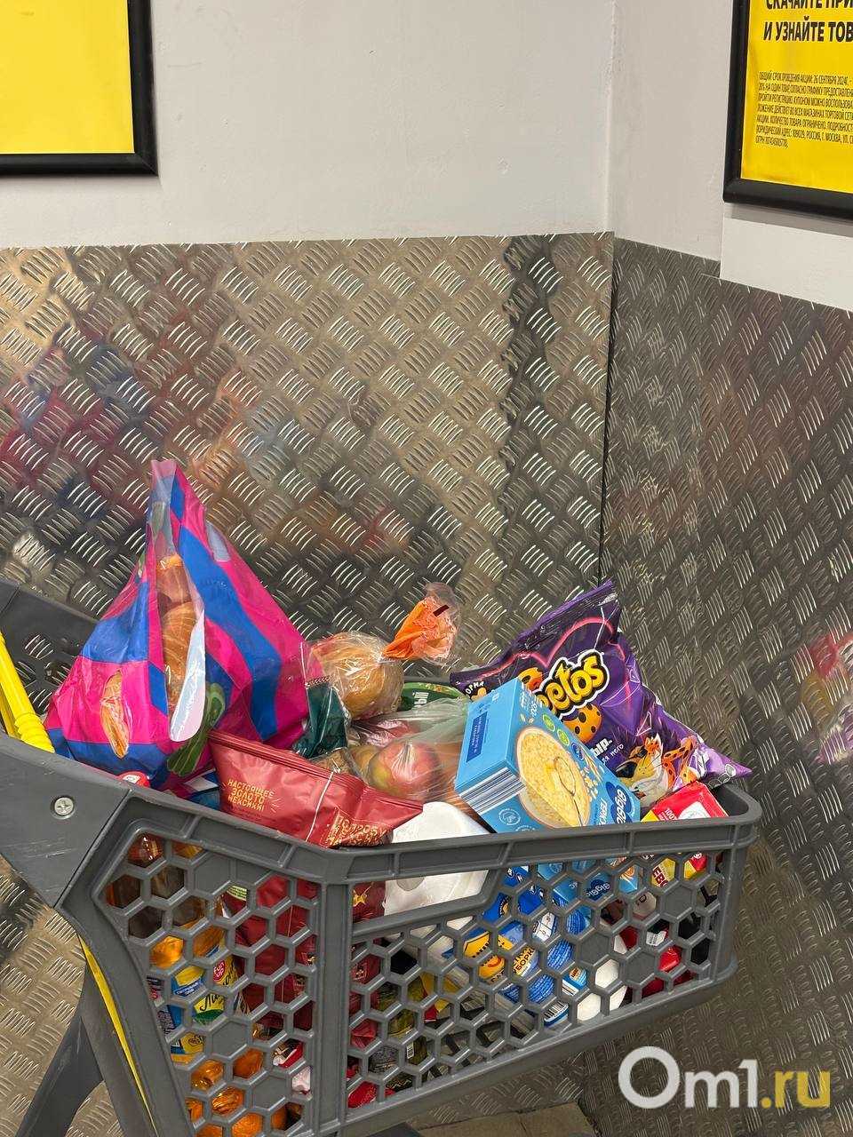 Новосибирцы массово бросают товары на кассах из-за сбоев онлайн-оплат