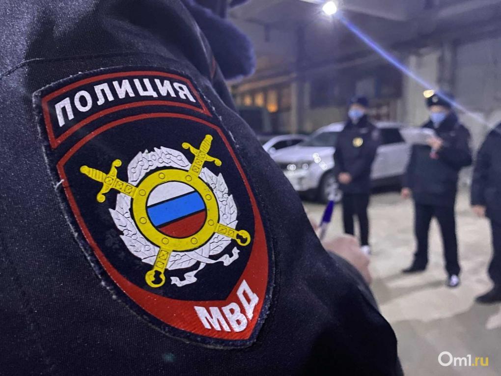 Трое суток без еды, блокировка счетов и контракт как «выход»: как в Новосибирске депортируют мигрантов