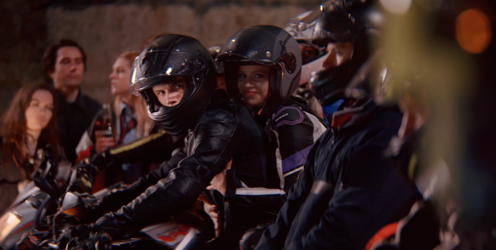 «Твоё сердце будет разбито»: стоит ли смотреть подростковую мелодраму по книге Анны Джейн