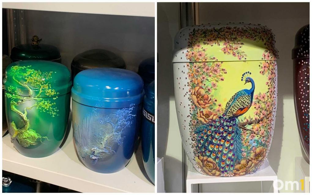 Урны с Ван Гогом и гробы 18 века: что представили на выставке «Сибирь-Ритуал» в Экспоцентре — показываем самое интересное