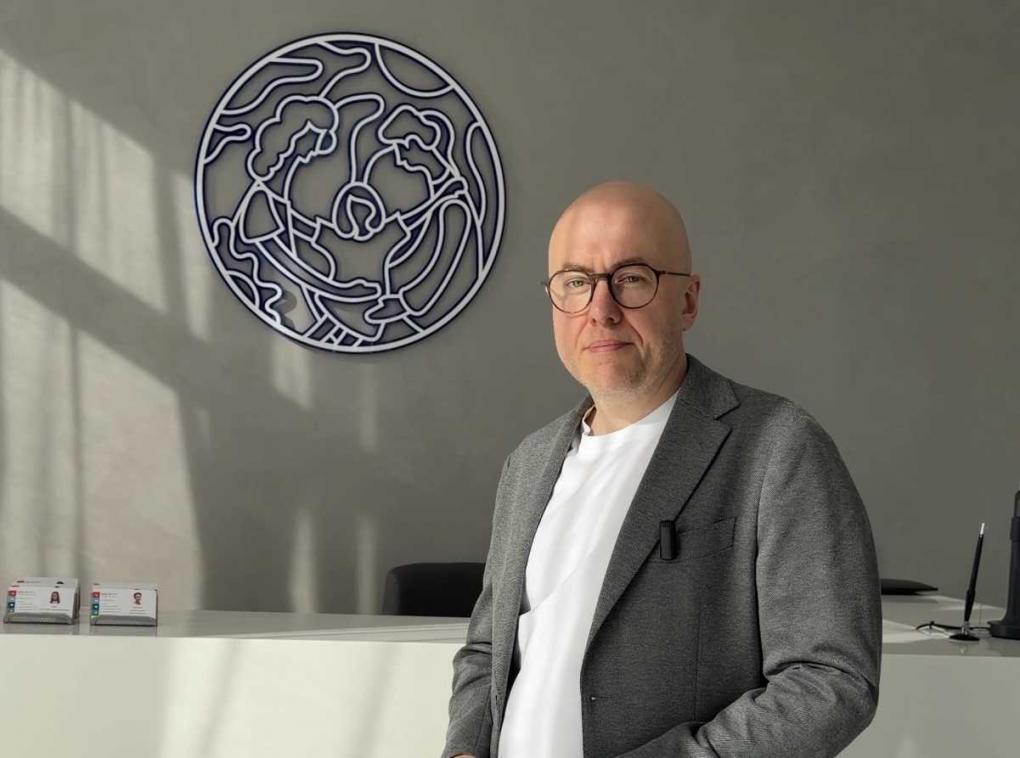 Почему в название омской «Семейной стоматологии» добавили фамилию и что это значит для пациентов