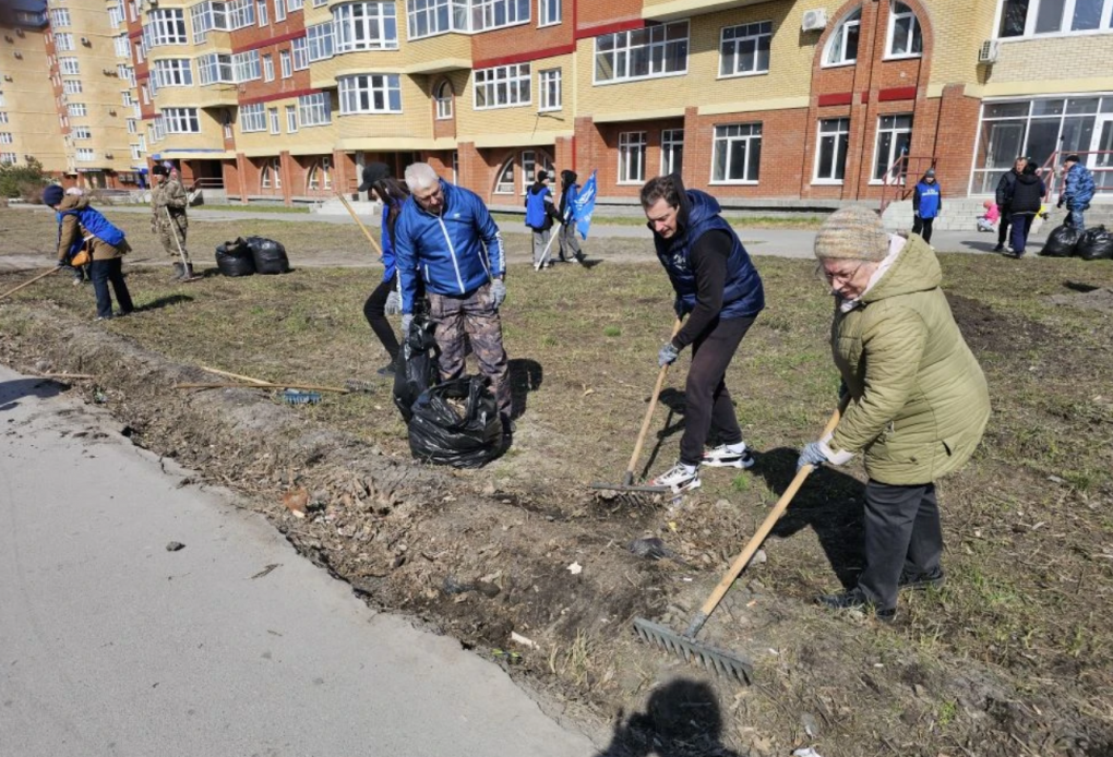 В Омской области активисты «Единой России» вышли на субботник
