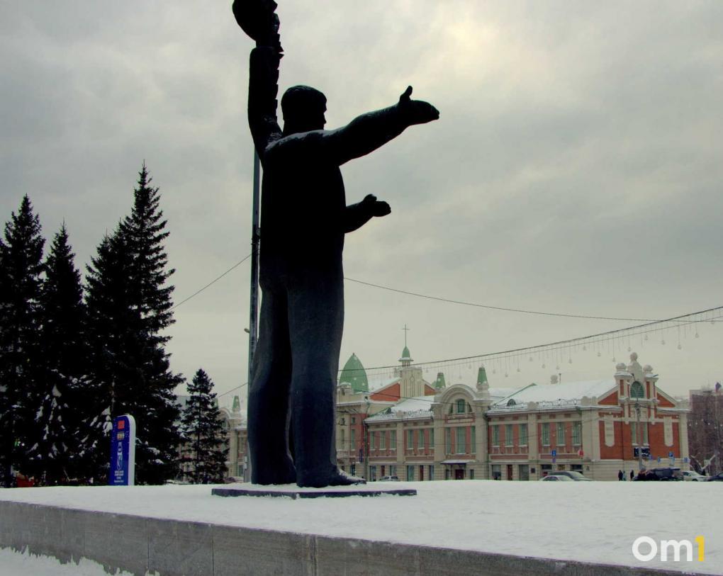 «Приятный и очень скромный»: новосибирская стюардесса встретила известного в Сибири британского блогера в горах Дагестана