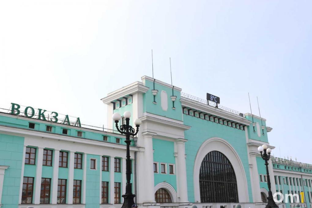 «Приятный и очень скромный»: новосибирская стюардесса встретила известного в Сибири британского блогера в горах Дагестана