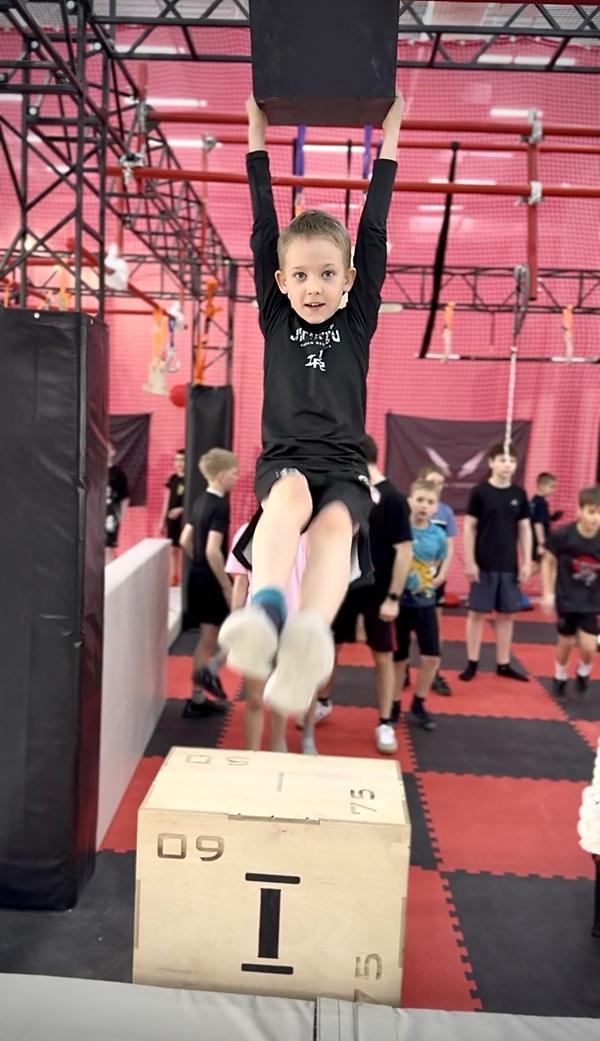 В Новосибирске прошла открытая тренировка для детей при поддержке СТС и шоу «Суперниндзя. Дети»