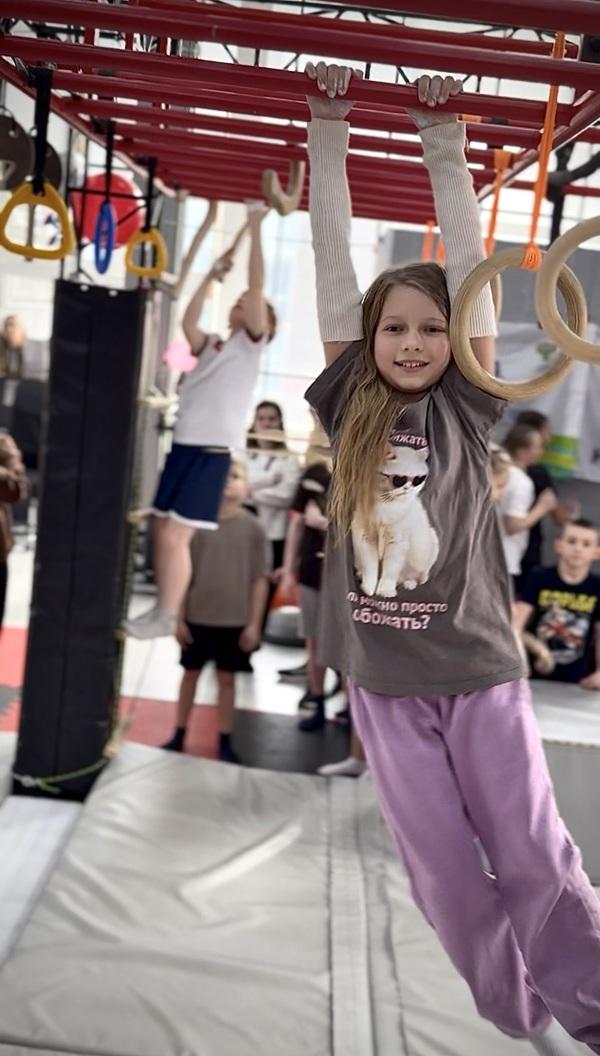 В Новосибирске прошла открытая тренировка для детей при поддержке СТС и шоу «Суперниндзя. Дети»