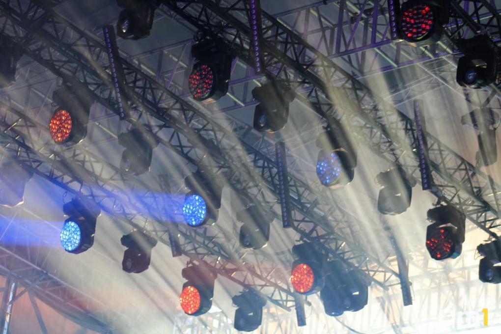 ИИ-кавер Уэста на «Седую ночь» заработал 10 млн рублей, но автор остался без гроша — продюсер объяснил, кому принадлежат авторские права