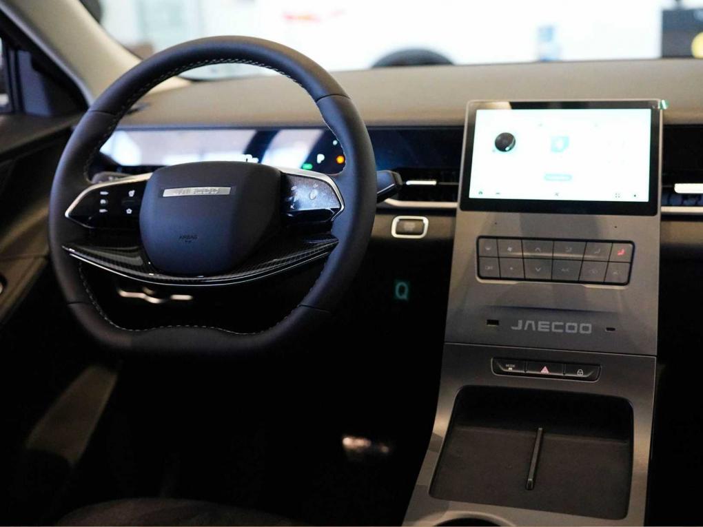 JAECOO J6: знакомство с новой моделью в Барсе