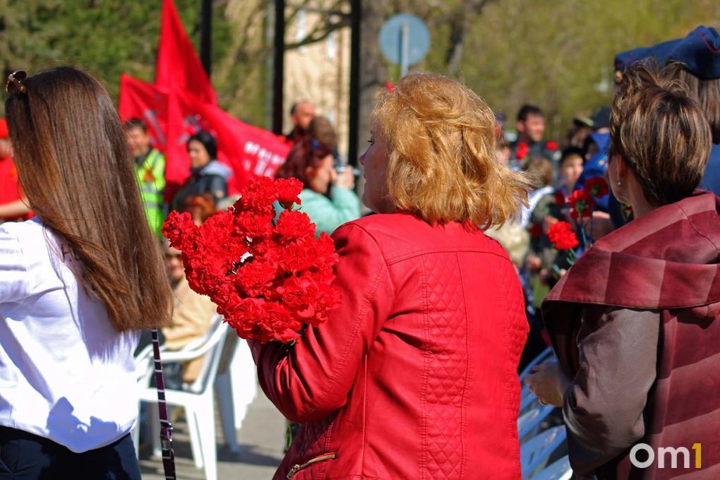 «Первомайская гвоздика»: Союз отцов Новосибирска предложил запустить новую акцию на 1 Мая