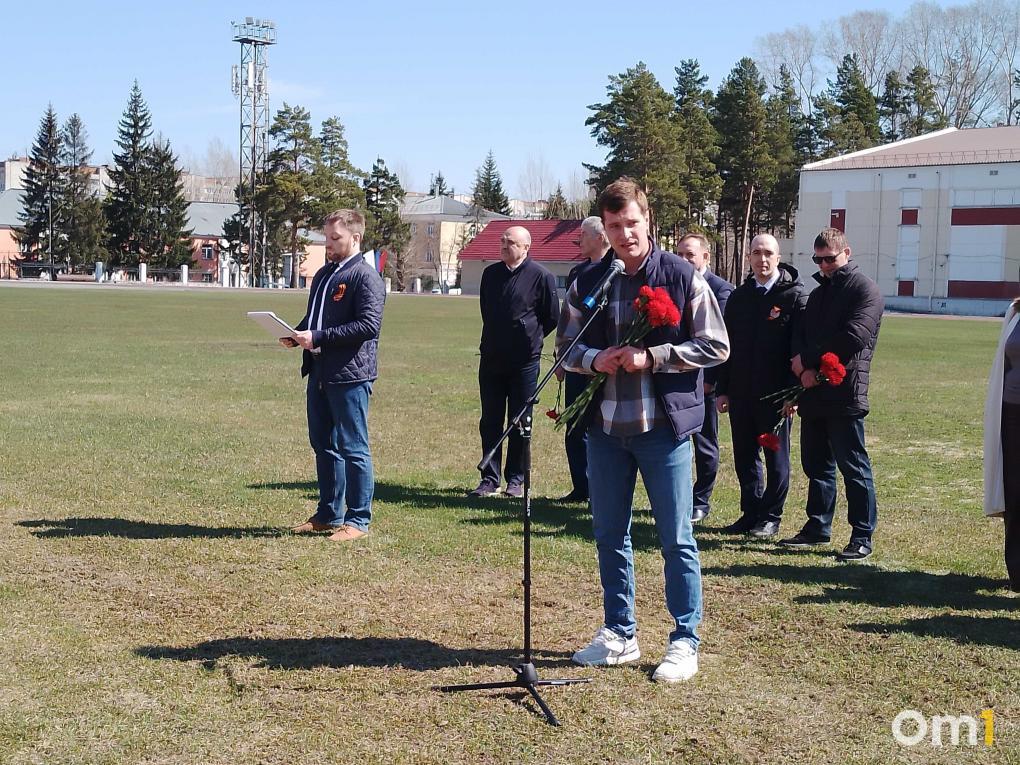В Новосибирске прошла 61-я легкоатлетическая эстафета памяти Героя Советского Союза Дмитрия Сигова