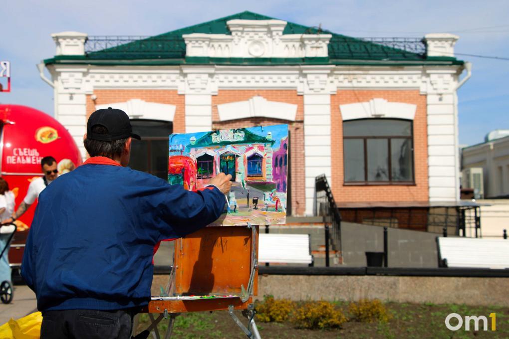 Теперь официально! Как в Омске открыли новый сезон «Пешеходного Любинского»?