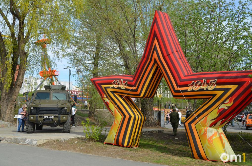 В Омске заработал семейный лагерь «Ретромай»: посмотрите, как это было