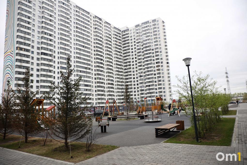 Новосибирск закупил 45 квартир и выдал 140 сертификатов детям-сиротам