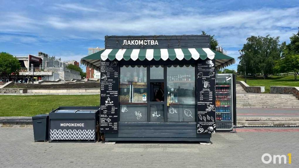 В Новосибирске — и бояться шаурмы? Журналист съела пять блюд на набережной и составила безопасный топ