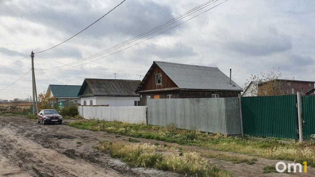 «Его меняли последний раз в СССР»: новосибирцы просят власти отремонтировать тротуары и дороги
