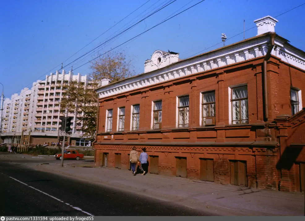 Опасная пятница и ленивые тараканы: читаем омские новости из 1993 года