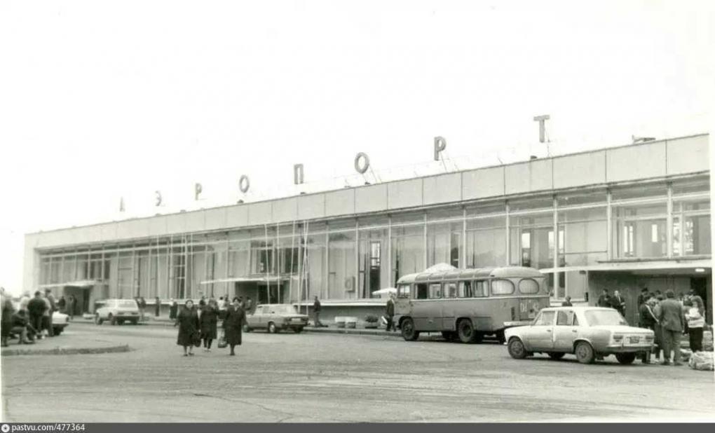 Опасная пятница и ленивые тараканы: читаем омские новости из 1993 года