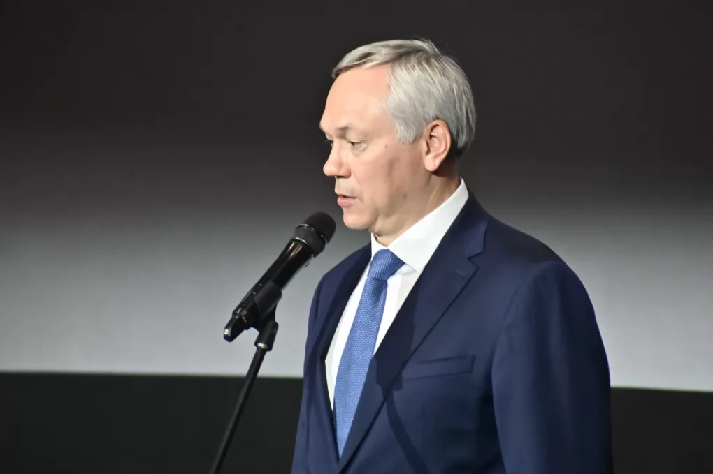 Андрей Травников и Александр Жуков наградили представителей трудовых династий Новосибирской области