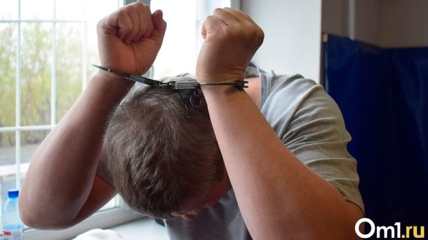 Новосибирские таможенники задержали конверт с нанесённым на марку наркотиком ЛСД