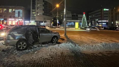 В Новосибирске водитель скрылся с места ДТП, оставив пострадавшего пассажира