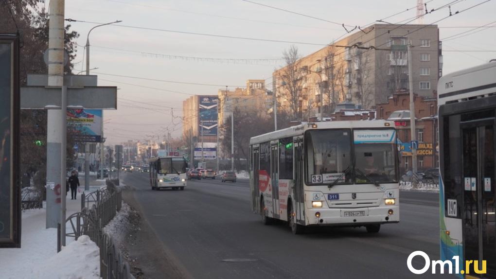 Назван перевозчик, который будет обслуживать популярные автобусные маршруты Омска