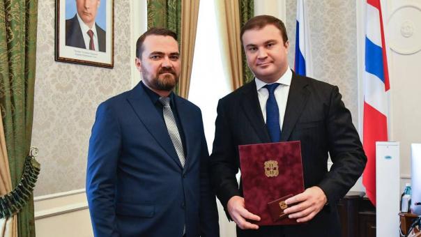 Виталий Хоценко получил удостоверение губернатора Омской области